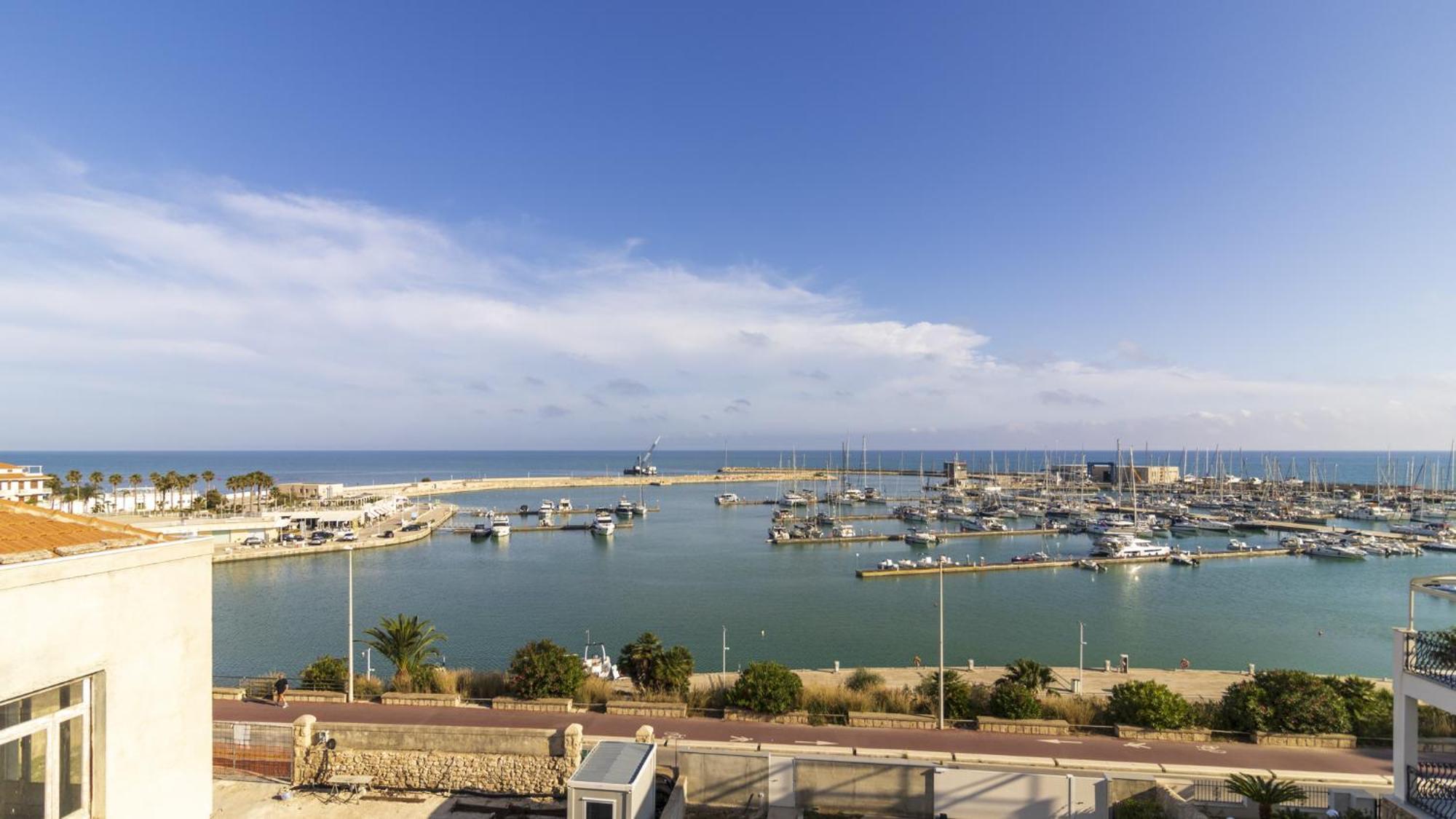 Vista Mare Apartments Marina di Ragusa Exterior photo